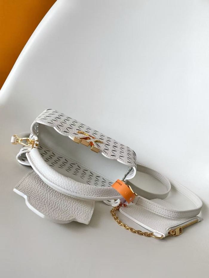Capucines East West Mini “22*12*8CM” 0411