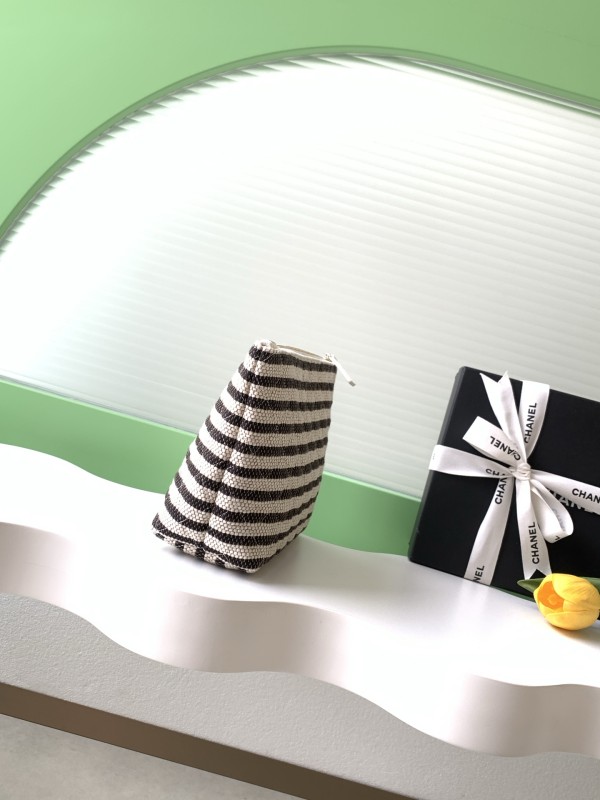 26C Clutch Medium Striped Raffia “15.6x26x9cm” -005 =AS4989
