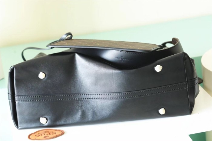 GM Carryall Dark Crossbody Bag “39*30*15CM” 078