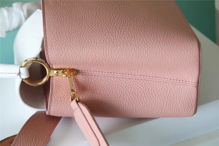 Capucines East West MM Bag “31.5*21*11CM” 0211