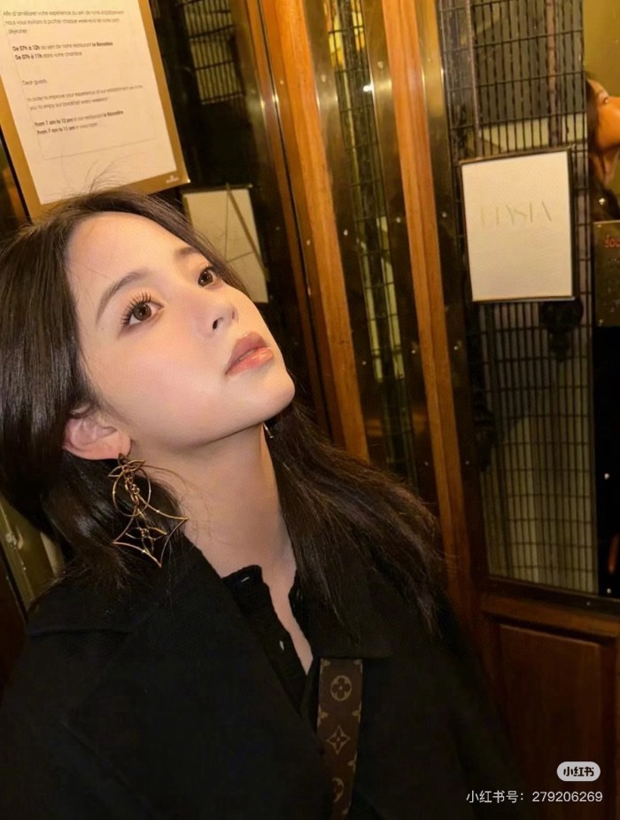 Earring 06=