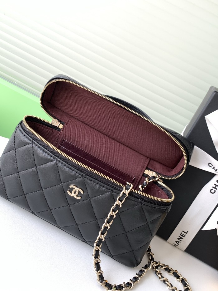 25B Vanity Case Small Lambskin “17x19.5x5cm” -085 =AP4385