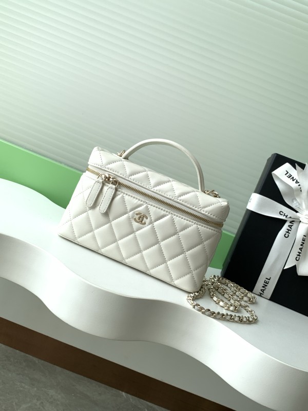 25B Vanity Case Small Lambskin “17x19.5x5cm” -085 =AP4385