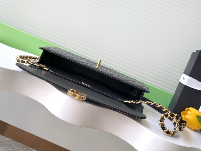 25A Baguette Clutch Patent Leather “18x30x5cm” -057 =AS5642