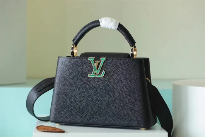 Capucines East West PM Bag “28*18*9CM” 0321
