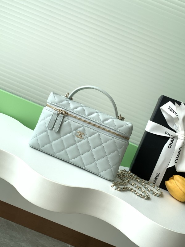 25B Vanity Case Small Lambskin “17x19.5x5cm” -085 =AP4385