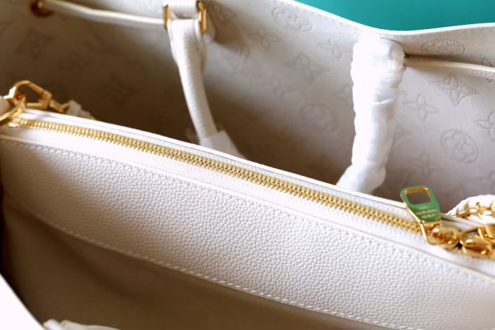 Bella Tote  “32*23*13CM” 0601