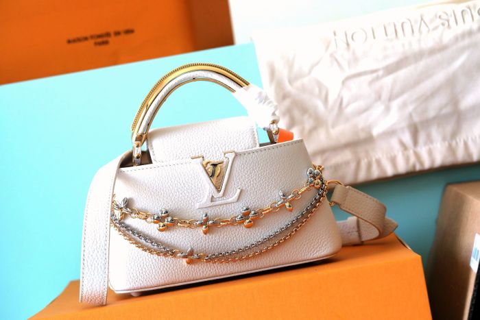 Capucines East West white BB “18*9*7CM” 0511