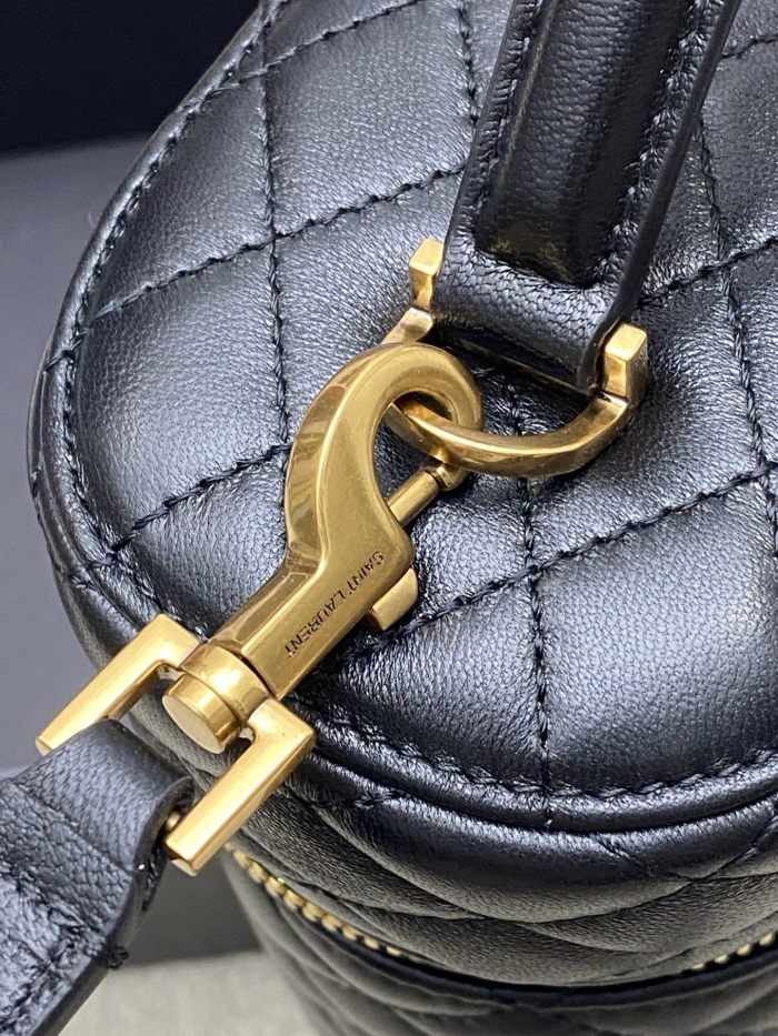 GABY large vanity bag in lambskin  22.5*15*8CM  -006=