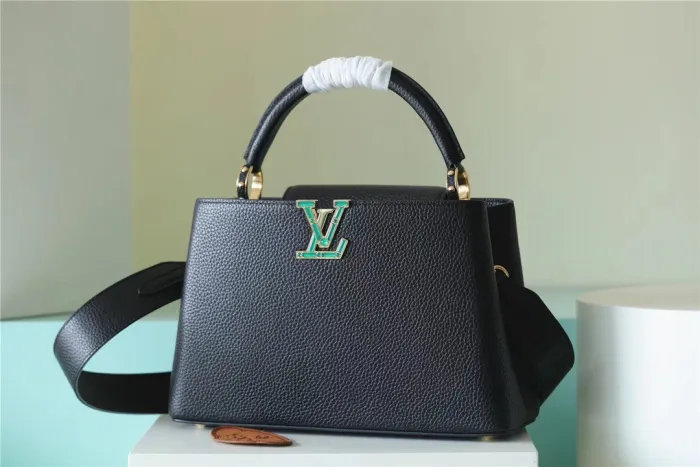 Capucines East West MM Bag “31.5*21*11CM” 0331