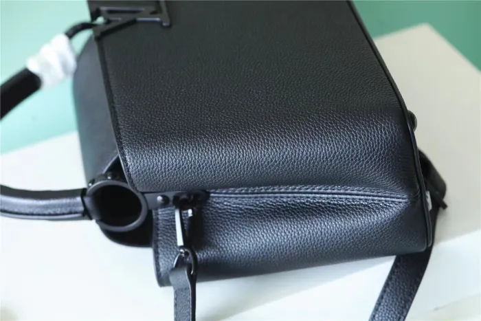 Capucines East West MM Bag “31.5*21*11CM” 0621