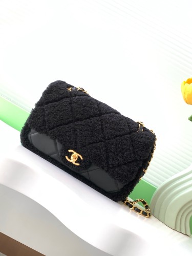 24K Medium Classic Flap Bag in Shearling Leather “16x23.5x7.5cm” -067 =AS5149