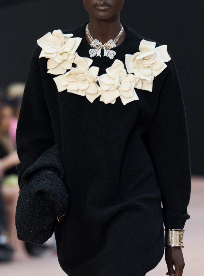Necklace 09=