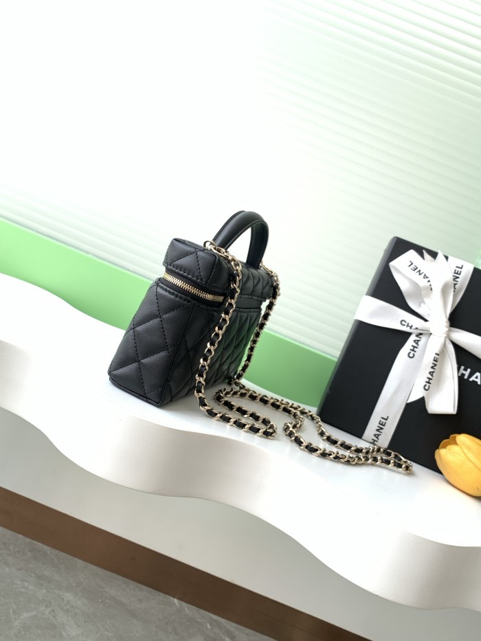 25B Vanity Case Small Lambskin “17x19.5x5cm” -085 =AP4385