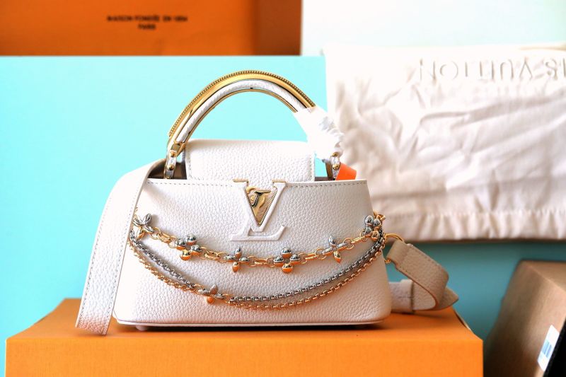 Capucines East West white BB “18*9*7CM” 0511