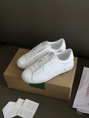 Rockstud Untitled Sneaker(Unisex)36-45=