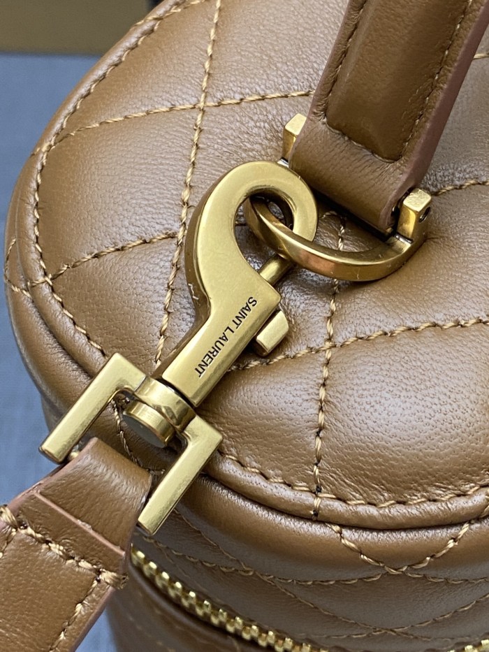 GABY large vanity bag in lambskin  22.5*15*8CM  -006=