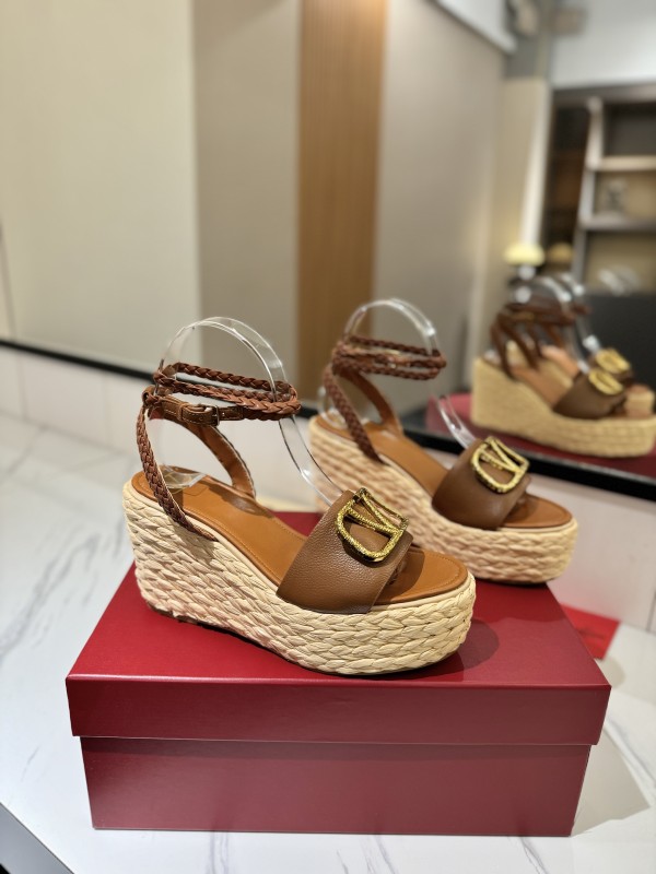 Signature Calfskin Slingback Pump(Female)36-41=