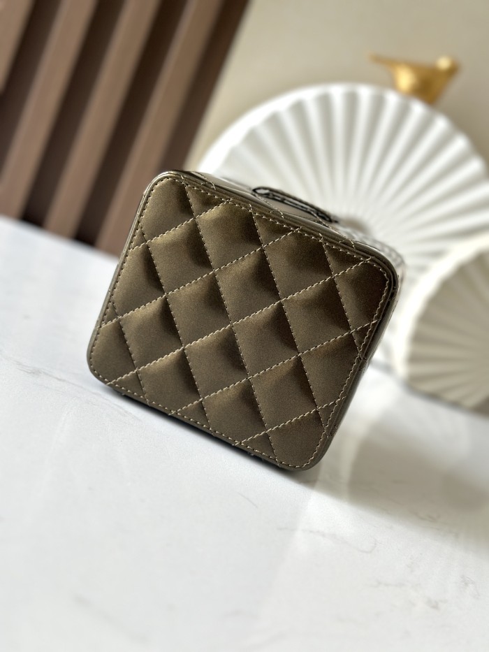 Vintage Mini Vanity Case Patent Lambskin “11x9.5x8.5cm” -036 =2227