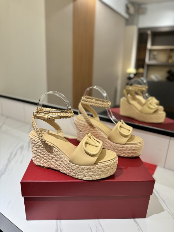 Signature Calfskin Slingback Pump(Female)36-41=
