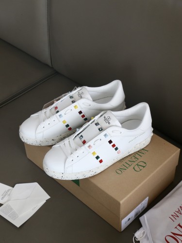 Rockstud Untitled Sneaker(Unisex)36-45=
