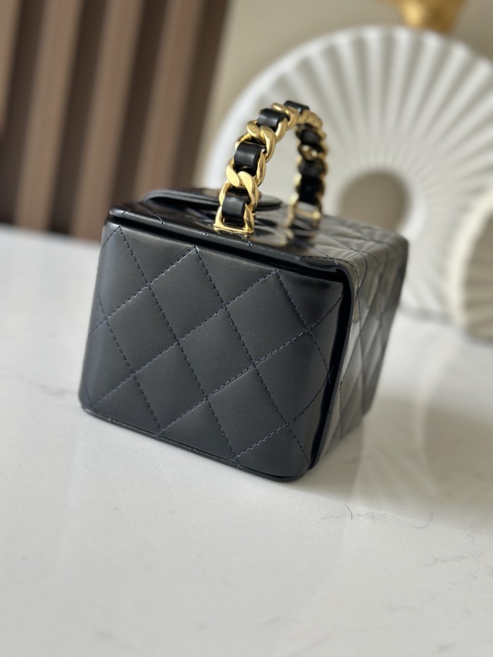 Vintage Mini Vanity Case Patent Lambskin “11x9.5x8.5cm” -036 =2227