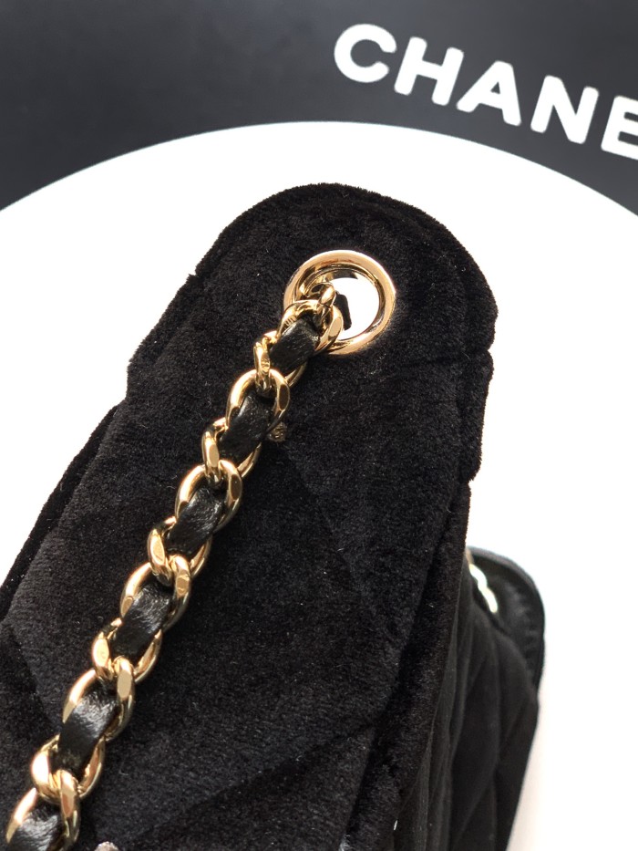 25K Mini Quilted Velvet Clutch with Chain “21x12x5.5cm” -075 =AS4861