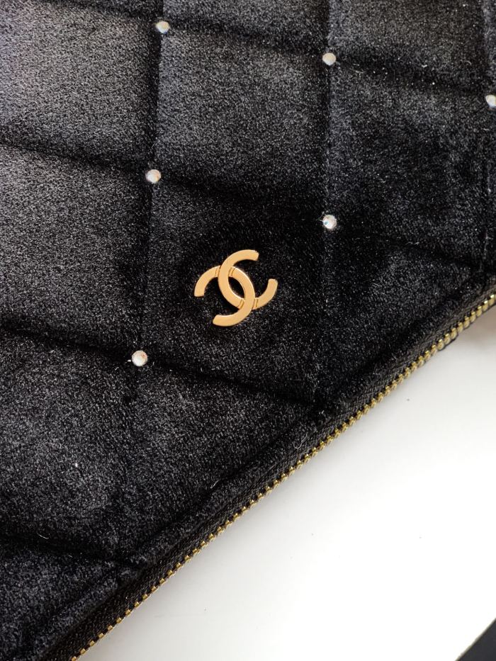 25K Mini Quilted Velvet Clutch with Chain “21x12x5.5cm” -075 =AS4861