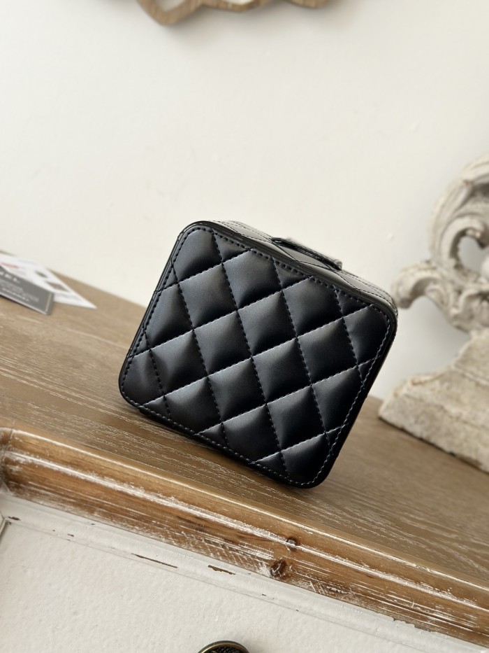 Vintage Mini Vanity Case Grained Calfskin “11x9.5x8.5cm” -036 =2227