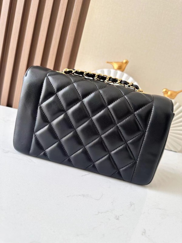 Vintage Classic Flap Small Grained Calfskin “22.5x14x7cm” -038 =A2221