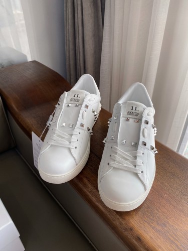 Rockstud Untitled Sneaker(Unisex)36-45=