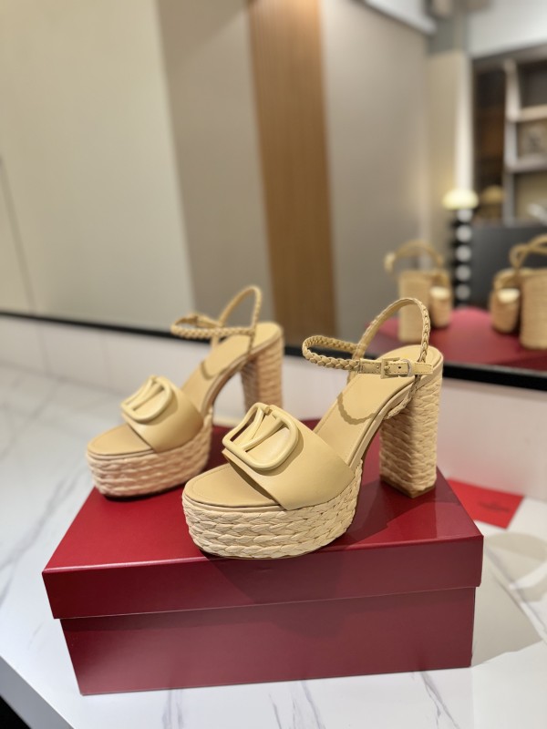 Signature Calfskin Slingback Pump(Female)36-41=
