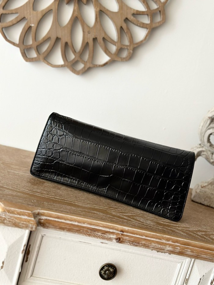 Vintage Crocodile Embossed Clutch “30x13x4cm” -008 =A2217