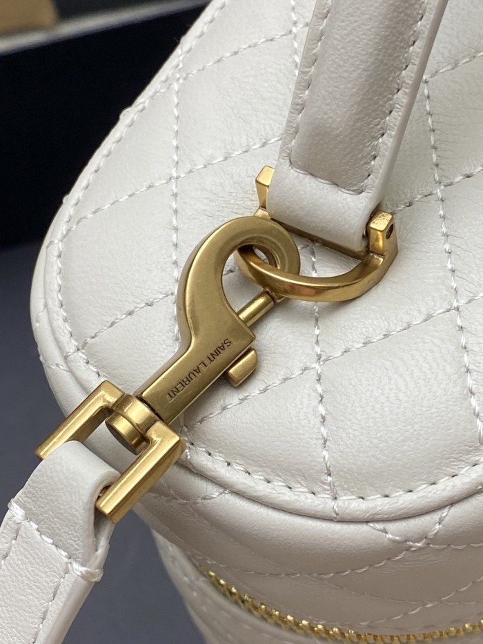 GABY large vanity bag in lambskin  22.5*15*8CM  -006=