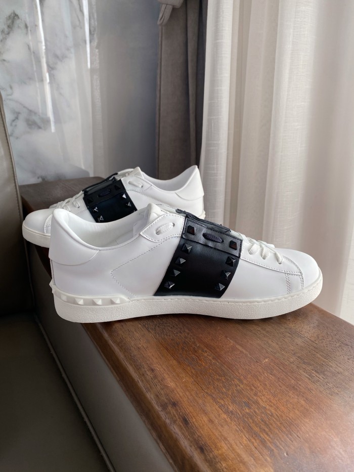 Rockstud Untitled Sneaker(Unisex)36-45=