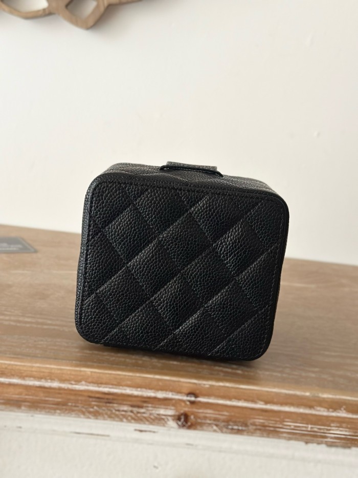 Vintage Mini Vanity Case Grained Calfskin “11x9.5x8.5cm” -036 =2227