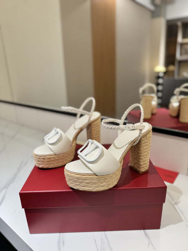 Signature Calfskin Slingback Pump(Female)36-41=