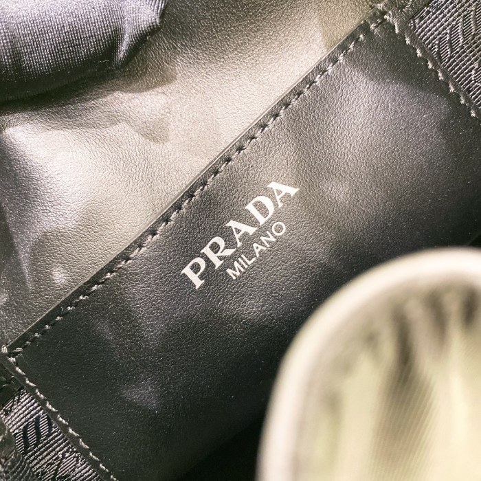 Re-Nylon Logo Bucket Bag“24*23*12CM”-086=