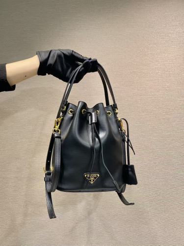 Re-Edition 1978 Bucket Bag“15.5*19.5*10cm”-007=