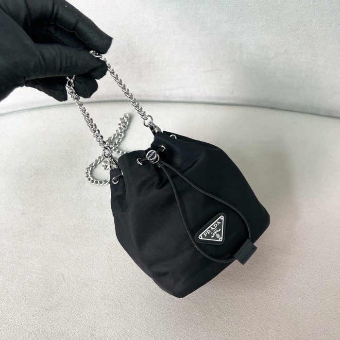 Re-Nylon Drawstring Pouch“14.5*12*7.5CM”-054=
