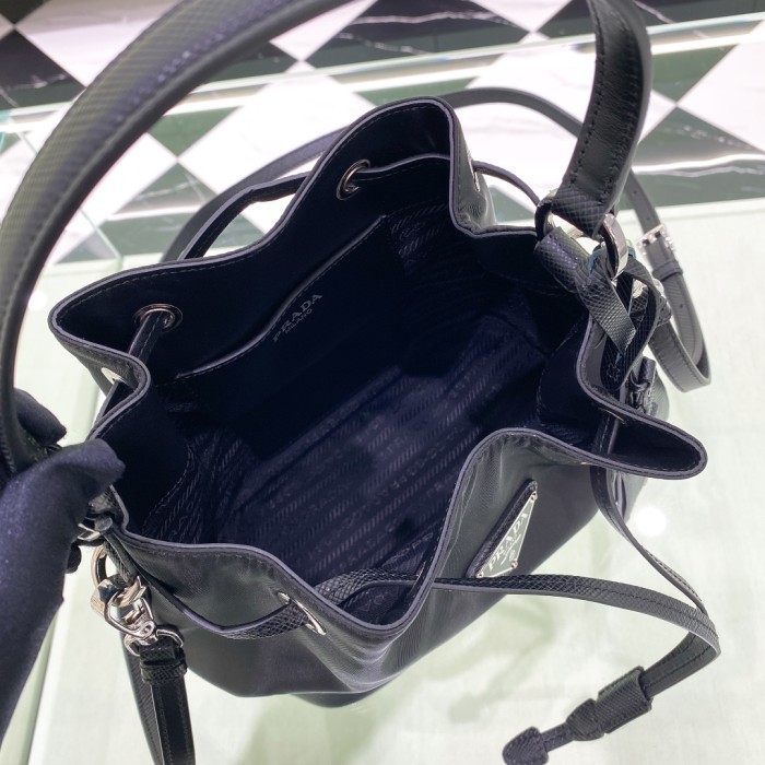 Re-Nylon Logo Bucket Bag“24*23*12CM”-086=