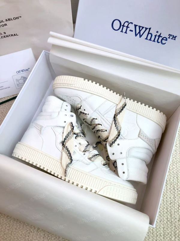 Off Court 3.0 Sneaker(Unisex)35-45=