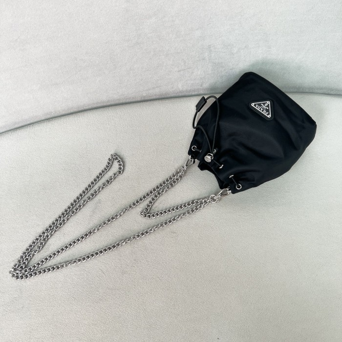 Re-Nylon Drawstring Pouch“14.5*12*7.5CM”-054=