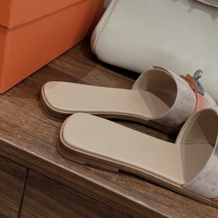 Gigi Slides(Female)36-41=