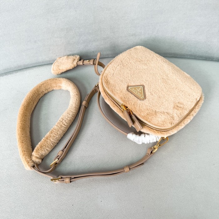 Arqué Shearling Triangle-Logo Mini Bag“18.5*13*6CM”-089=