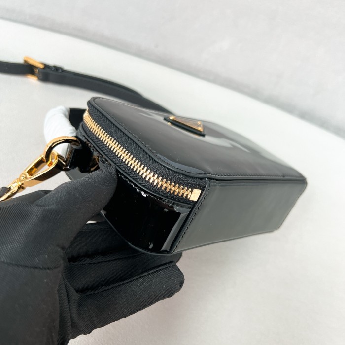 Black Patent Leather Mini-Pouch“17.5*10.5*4.5CM”-089=
