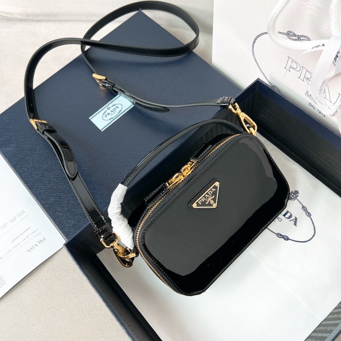 Black Patent Leather Mini-Pouch“17.5*10.5*4.5CM”-089=