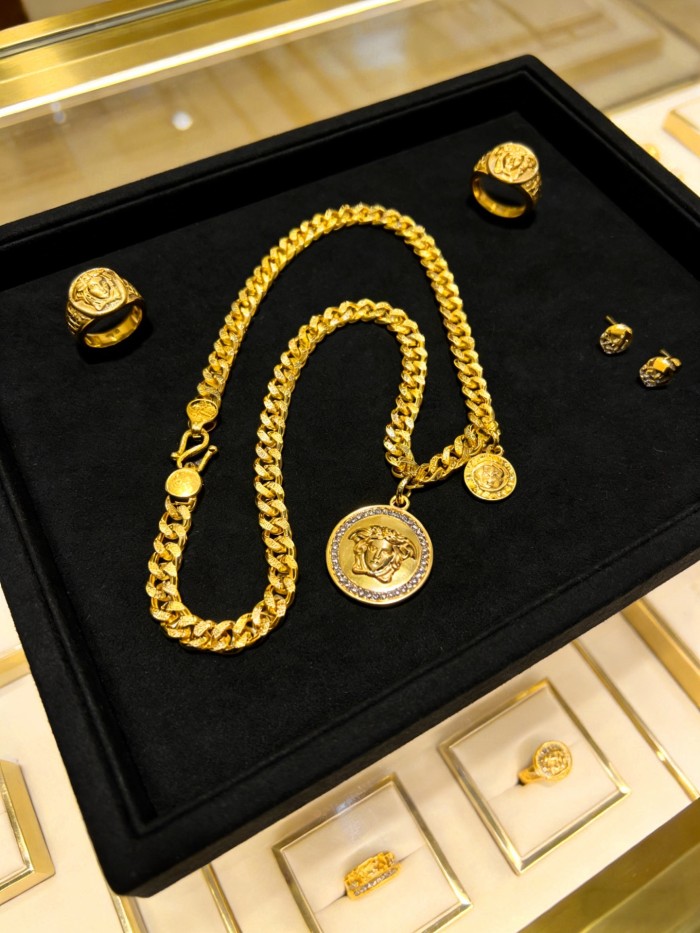 Necklace 041=