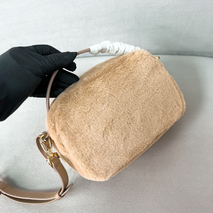 Arqué Shearling Triangle-Logo Mini Bag“18.5*13*6CM”-089=