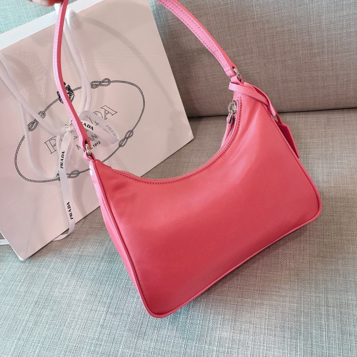 Re-Edition 2005 Re-Nylon Handbag“22*18*6.5CM”-005=